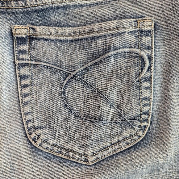 Chico's Ultimate Fit Slim Jeans, size 1.5 short - Picture 6 of 6
